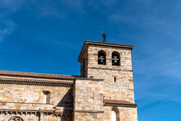 Fototapeta na wymiar Window in the apse of the Church of Santa Maria la Nueva in Zamora, Spain