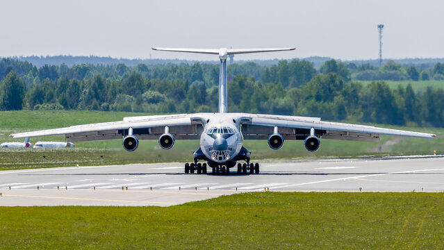 Vilnius Lithuania 2023-05-21
Reg: 4K-AZ40. SILK WAY. ILYUSHIN IL-76