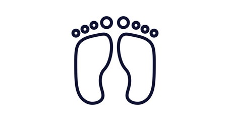 four toe footprint icon. Thin line four toe footprint icon from nature collection. Outline vector isolated on white background. Editable four toe footprint symbol can be used web and mobile