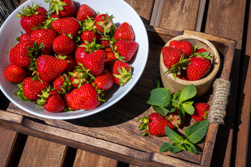 hi res Erdbeer Bio Dessert Obst Holz
