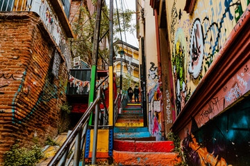 Obraz premium colorful stairs in valparaiso in chile