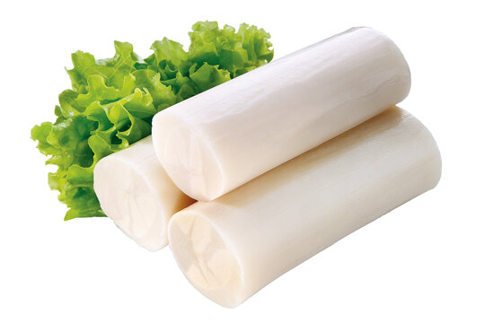 composi&ccedil;&atilde;o com palmitos acompanhado de salada de alface isolado em fundo transparente - palmito e alface