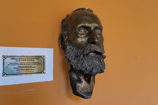 Masque mortuaire de Victor Hugo. Don du Gouvernement Fran&ccedil;ais &agrave; la Maison de la Culture de Puebla par l'Ambassadeur de France Jean Ren&eacute; Bernard le 7 d&eacute;cembre 1978. Puebla. Mexique. 22/03/2023.