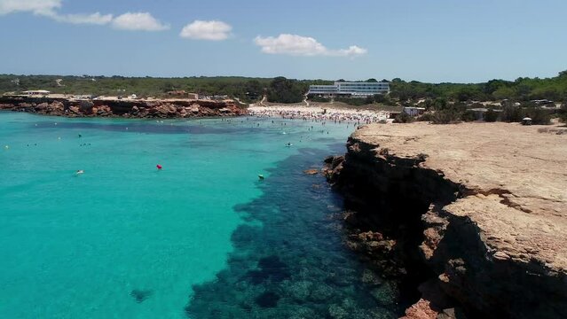 Formentera - Cala Saona a vista de drone