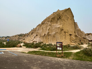 The Cannonballs area of the badlands hills and mountains in Theodore Roosevelt National Park - obrazy, fototapety, plakaty