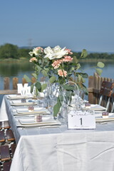 Dekoration-Hochzeit-Blumen-Natur-Tisch