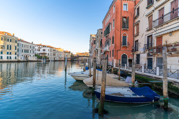 Fototapeta na wymiar Grand Canal side view in Venice