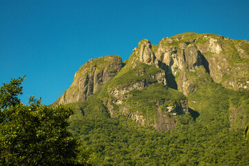 Visão das montanhas da serra de Curitiba no Paraná.