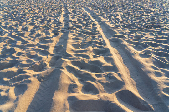 Traces in sand