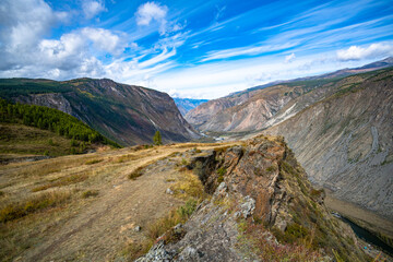 Fototapeta na wymiar View of the Chulyshman valley with the Chulyshman river at the Katu-Yaryk pass. Altai Republic, Siberia, Russia.