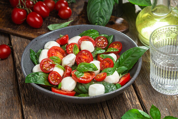 Caprese salad with tomato, mozzarella and basil