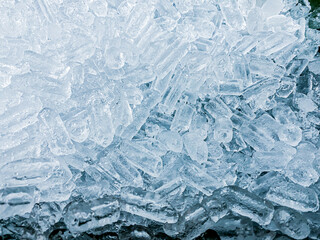 Obraz premium Ice cubes background, ice cube texture, ice wallpaper It makes me feel fresh and feel good. In the summer, ice and cold drinks will make us feel relaxed, Made for beverage or refreshment business.