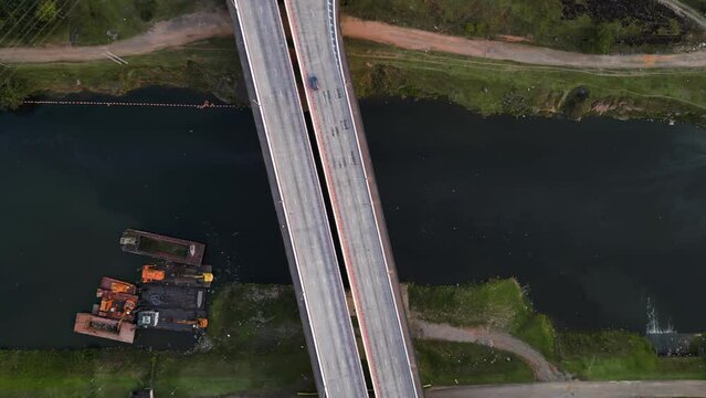 Aerial view of the Jurubatuba River, the Eleva&ccedil;&atilde;o Pedreira Hydroelectric Power Plant and the Piratininga Thermoelectric Power Plant. Dam located between Interlagos and Diadema in the city of S&atilde;o Paulo
