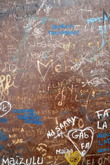 des graffitis sur un canon de défense de l'île de Gorée au large de Dakar ennui Afrique de l'Ouest