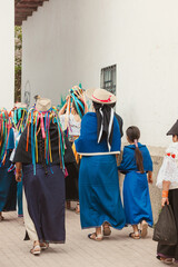 Ceremonia andina Warmi Punlla, donde mujeres indígenas del norte de los andes ecuatorianos bailan...
