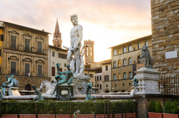 Fototapeta na wymiar Fountain of Neptune sunrise view, Florence, Italy