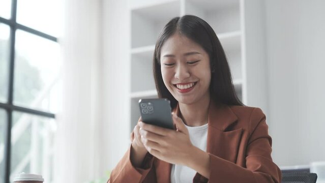 Confident Female CEO Analyze Financial Projects. Intraday stock trader businesswoman working at desk, Dividend, Stock Broker, Windfall, Initial public offering (IPO), Mutual Fund, Capital, par price