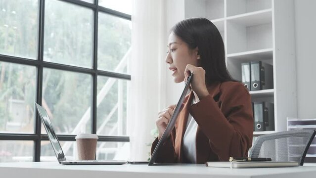Confident Female CEO Analyze Financial Projects. Intraday stock trader businesswoman working at desk, Dividend, Stock Broker, Windfall, Initial public offering (IPO), Mutual Fund, Capital, par price