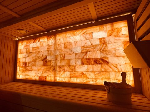 Spa, Himalayan Salt wall