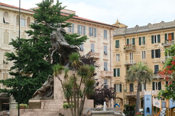 Fototapeta na wymiar Il Monumento ai Caduti di Chiavari nella città metropolitana di Genova.