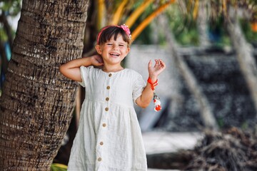 child on the beach in the maldives, portrait shooting, beach shooting 