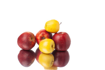 apples red and yellow.