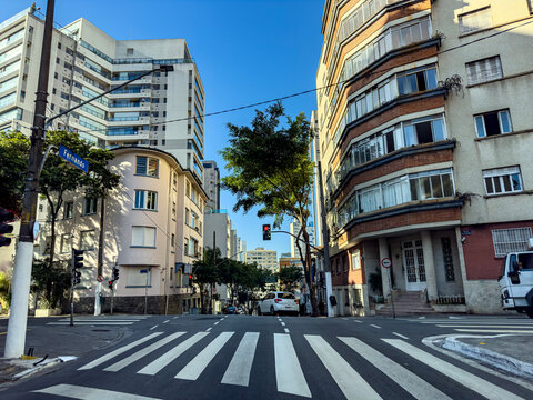 The City of Sao Paulo, Consola&ccedil;&atilde;o district, Crossing between Rua Fernando de Albuquerque and Bella Cintra street.