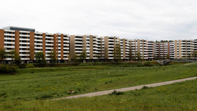 Blockbauten in der Vorstadt