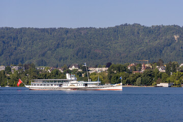 Dampfschiff auf dem Zürichsee
