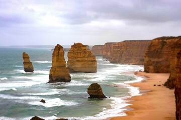 12 apostles wide landscape shot.