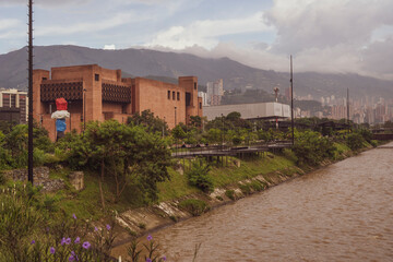 Obraz premium The Medellín or Aburrá River is a Colombian river that crosses the city of Medellín and its metropolitan area.