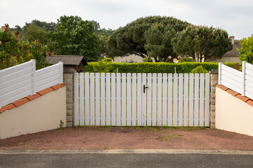 plank pvc plastic gate suburb white house portal with plastics slats