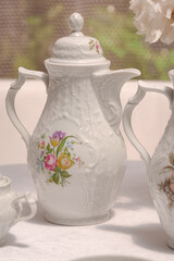 Antique tea set with perfect condition. Meissenfaktura Meissen