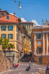 Paysage urbain pittoresque à Bergame, ville italienne près de Milan, avec des maisons...