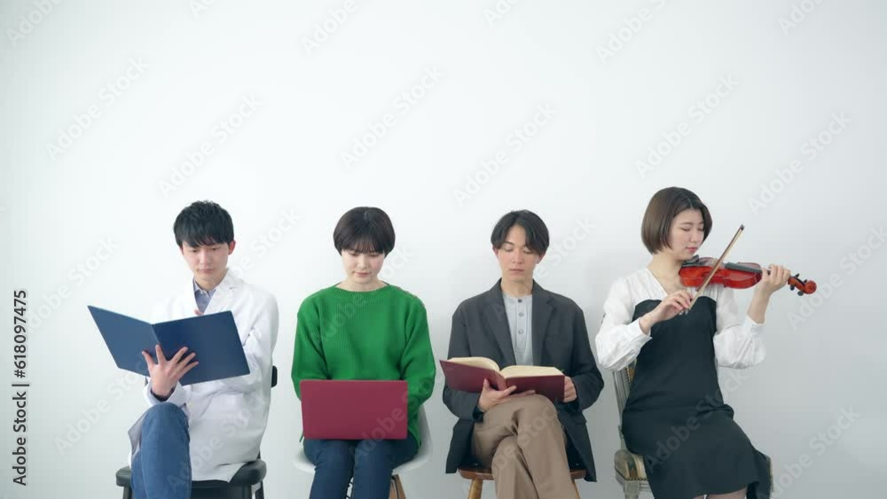 Poster 様々な分野の学生グループ　理系　it系　文系　芸術系