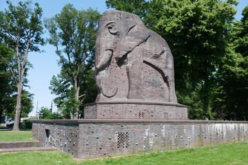 Obraz premium Bremen Elefantendenkmal im Park