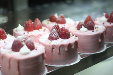 strawberry mousse cake