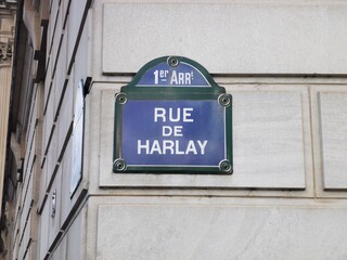 Plaque on rue Harlay, 1st arrondissement, 75001 Paris, premier arrondissement parisien. Quartier haussmannien Harley. - obrazy, fototapety, plakaty