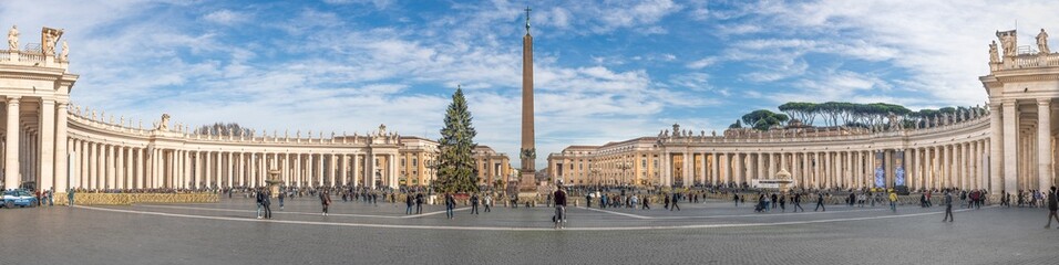 panorama of Saint Peter's Square, Vatican City in Christmas - obrazy, fototapety, plakaty