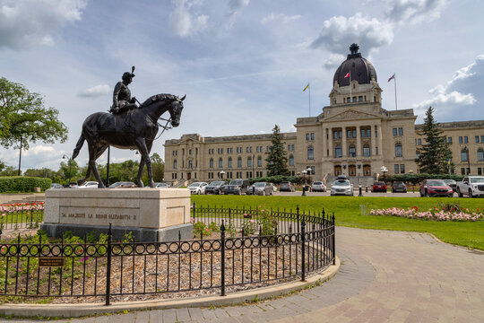 Queen Elizabeth garden in front of the Legislative Assembly of Saskatchewan in Regina. The garden and statue was dedicated to her Majesty during her last visit to Regina in 2005