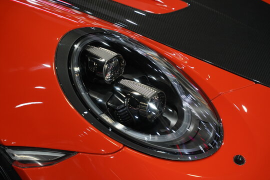 Car's headlamp design and detail
