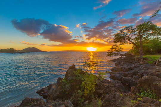 Landscape on the islands of Hawaii with sunsets