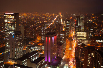 Vista panorámica nocturna de Bogotá