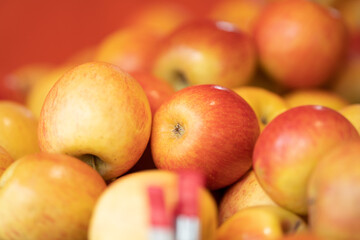 Äpfel auf einem Markt