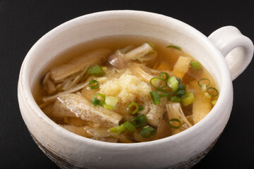 生姜スープ　(しめじ　えのき　油揚げ)