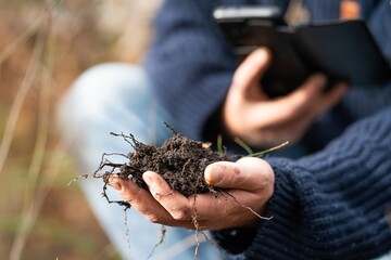 soil fungi storing carbon through carbon sequestration on a farm, receiving carbon credits 