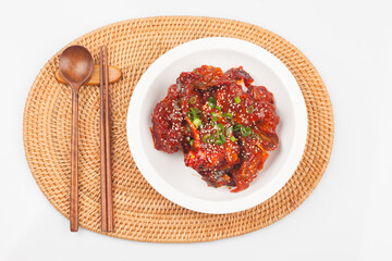 
A dish made by mixing trimmed crabs with a sauce made of red pepper powder, soy sauce, and sugar.