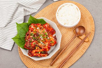 
A dish made by mixing trimmed crabs with a sauce made of red pepper powder, soy sauce, and sugar.