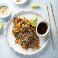 Rice noodles with pork and peanut