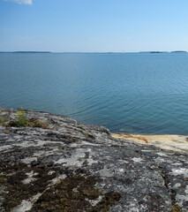 Fototapeta na wymiar Rocky island in the archipelago in Finland